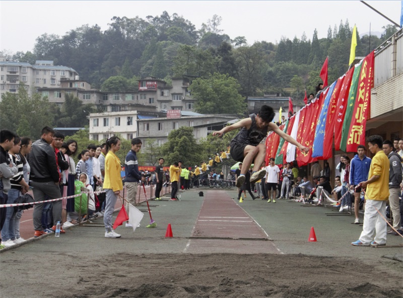 365BET体育投注官网运动代表团参加我校第三十八届运动会